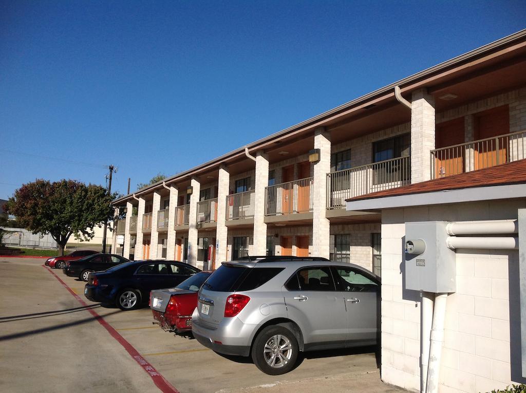Heritage Inn Grand Prairie Exterior photo